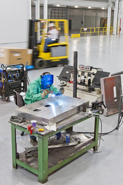Industrial workstation product photo