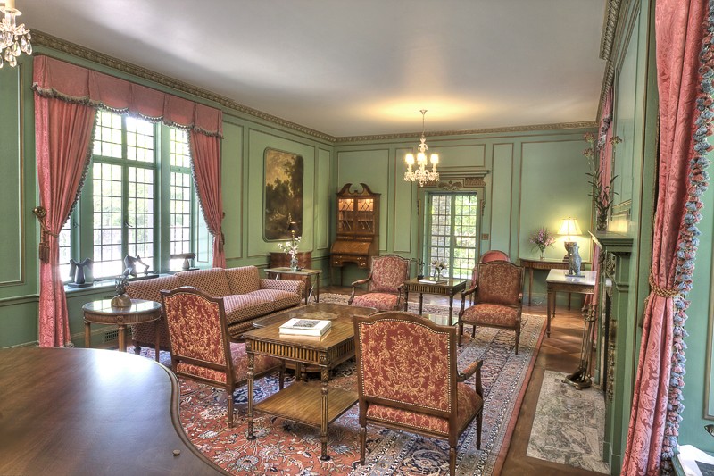 Real estate photography: interior and exterior of a finished home
